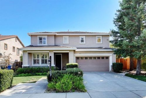 657 Christine Dr, Vacaville CA  95687-4137 exterior
