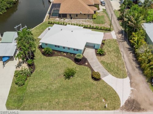 2704 Sanibel Blvd, Saint James City FL  33956-2232 exterior