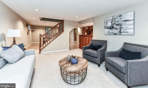 3027 Crane Dr, Falls Church VA  22042-3004 exterior