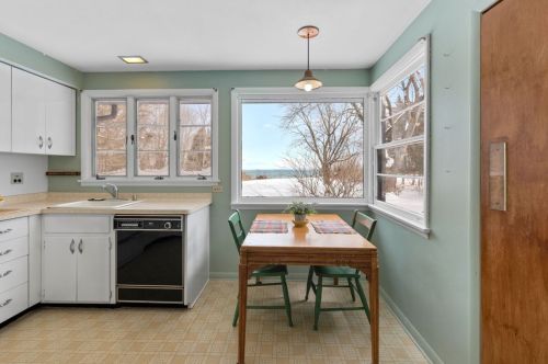 13530 Lakewood Dr, Thiensville WI  53097-2412 exterior