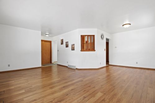 5667 91, Milwaukee WI 53225-2737 exterior