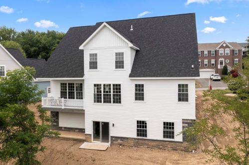 6 Puskar Ln, Canonsburg, PA 15317-1998