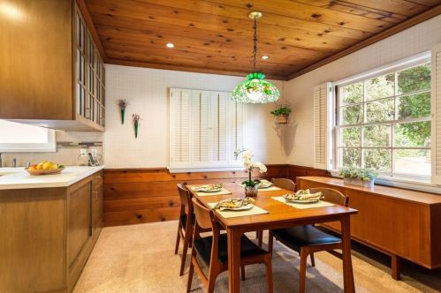 1873 Los Encinos Ave, Glendale CA  91208-2221 exterior