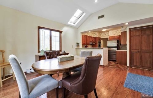 6 Marion Rd, Verona NJ  07044-1420 exterior