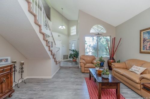 6742 Dove Ln, Riverside CA  92506-5000 exterior