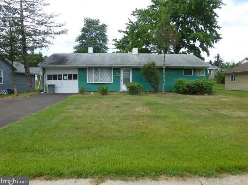 707 Beaumont Rd, Fairless Hills, PA 19030-2421