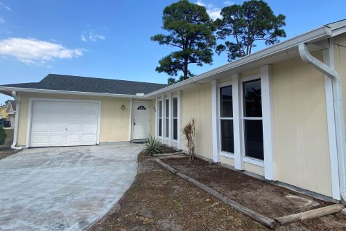 168 Klee Cir, Fort Pierce, FL 34953-5416