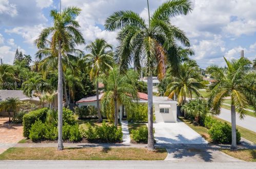 1124 13 Ter, Hollywood FL 33019-3115 exterior