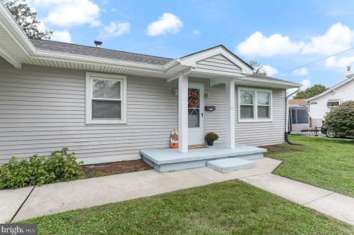 2310 3rd Ave, Boothwyn, PA 19061-3608