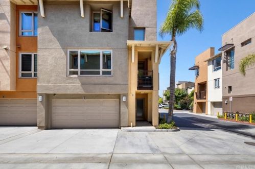 5514 149th Pl, Hawthorne, CA 90250-6679