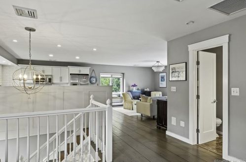 8 Abbott Ave, Ridgefield CT  06877-4407 exterior