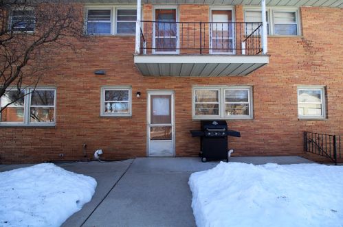 7200 Lakefield Dr, Milwaukee WI  53219-4024 exterior