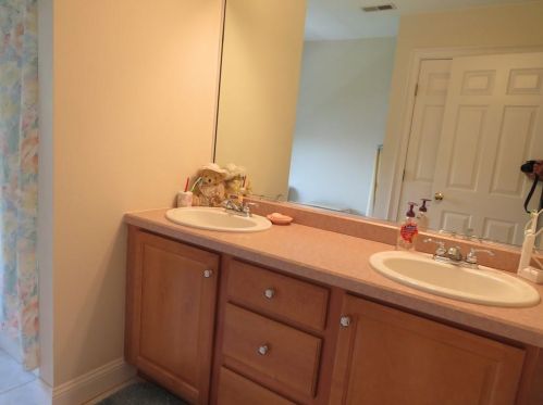 28 Millers Brk Dr, Cumberland RI  02864-6163 exterior