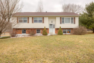 29 Meadow Ridge Ln, La Grange, NY 12540-5224