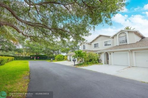 50 Desford Ln, Boynton Beach FL  33426-7613 exterior