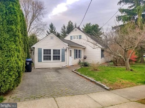 95 Roosevelt Cir, Tinton Falls, NJ 07701-5824
