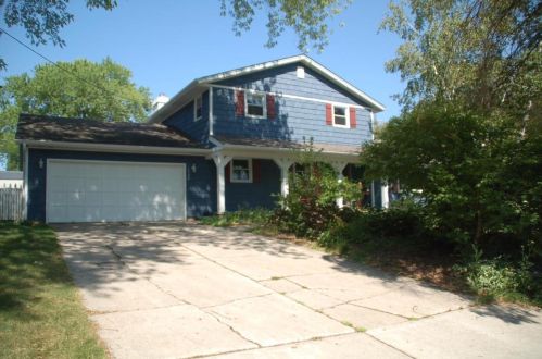 2136 Jourdain Ln, Green Bay, WI 54301-2134