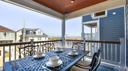 5 Fort Ave, Pelican Island NJ  08751-1512 exterior