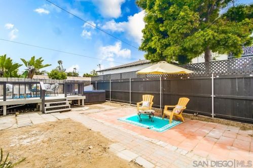 2070 Cable St, San Diego CA 92107-3313 exterior