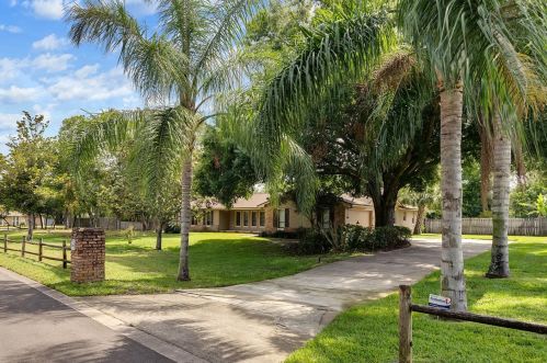 8502 Lansmere Ln, Orlando, FL 32835-2505