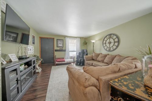 2973 Finger Rd, Green Bay, WI 54311-7549