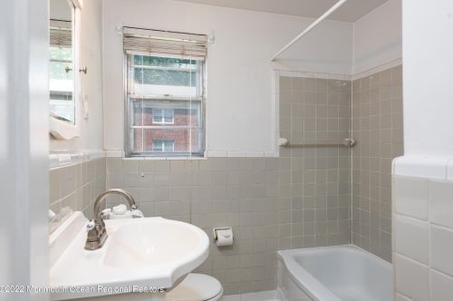 155 Manor Dr, Tinton Falls NJ  07701-2458 exterior