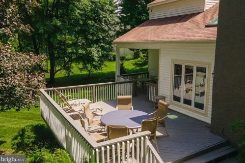 288 Huntsman Ln, Blue Bell PA  19422-2818 exterior