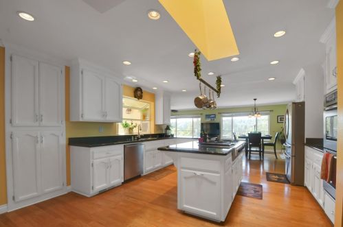 18883 Hummingbird Dr, Lake Wildwood CA  95946-9694 exterior