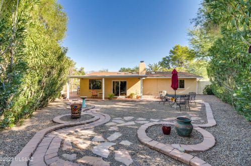 7570 La Cienega Dr, Tucson, AZ 85715-3505