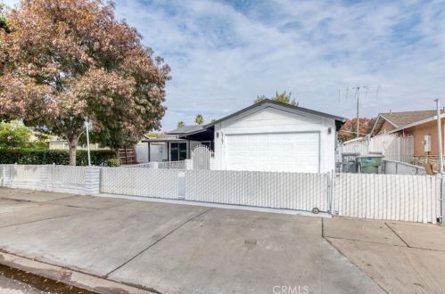 4747 Kaviland Ave, Fresno CA  93725-1716 exterior