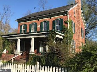 6 Covered Bridge Rd, Krumsville, PA 19534-9307