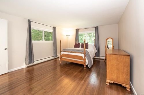 225 Sturges Ridge Rd, Wilton CT  06897-2727 exterior
