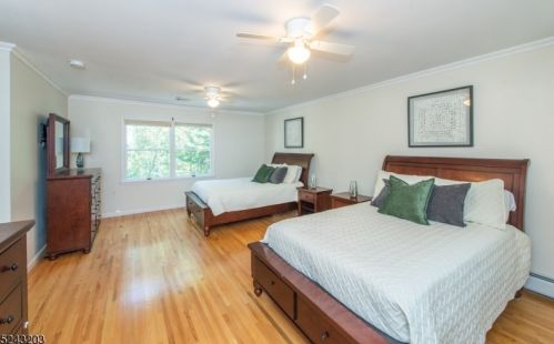 19 Marisa Ct, West Milford NJ  07480-3000 exterior