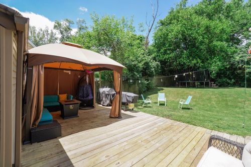 6 Damon Rd, Cincinnati OH 45218-1034 exterior