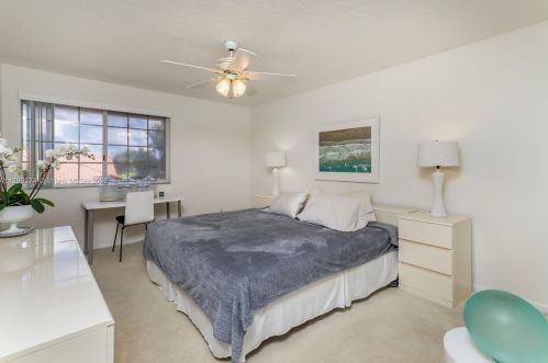 1120 179 Ave, Hollywood FL 33029-3053 exterior