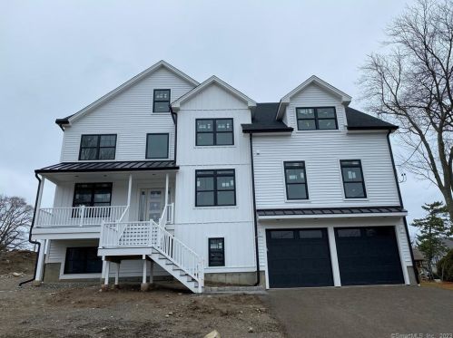 28 Hilldale Ct, Milford, CT 06460-7706
