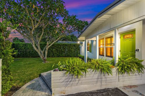 250 10th St, Delray Beach FL  33444-4048 exterior