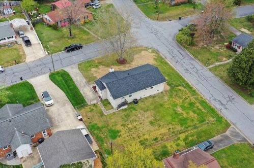 2601 Daye Dr, Greensboro NC  27406-6205 exterior