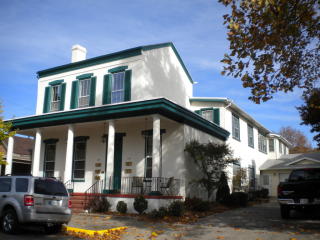 612 2nd St, Madison, IN 47250-3637
