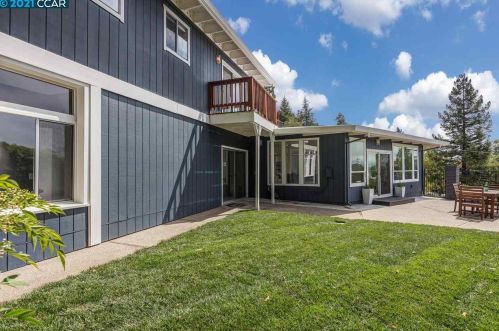 11 Las Palomas, Orinda, CA 94563-1915