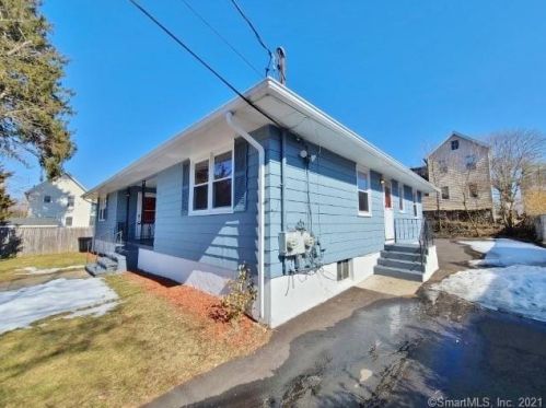 22 Willow St, Ansonia, CT 06401-1130
