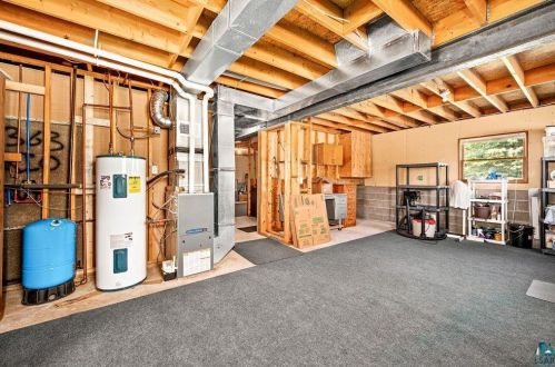 5260 Samuelson Rd, Duluth MN 55811-9789 exterior