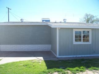 7633 Mitchell Dr, Phoenix, AZ 85033-4207