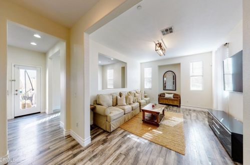 3120 Lisbon Ln, Oxnard CA 93036-7623 exterior