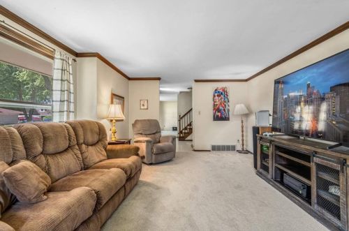 930 Regent Ln, Green Bay, WI 54311-5949