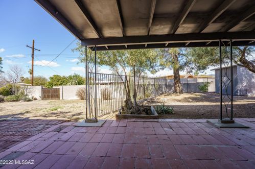 8801 Shiloh Pl, Tucson AZ  85710-2912 exterior