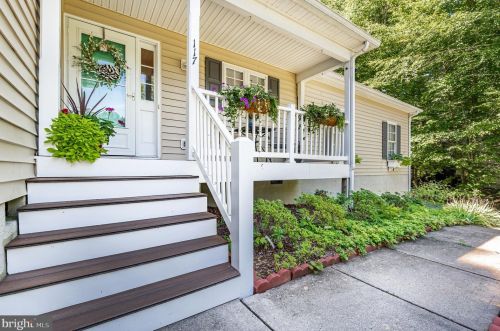 117 Riverside Dr, Bybee VA  22963-2020 exterior