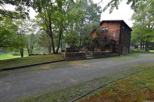 169 Shaw Rd, Middletown, NY 10941-3245