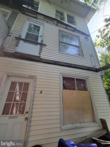 62 Main St, Cross Roads, PA 17322-9028