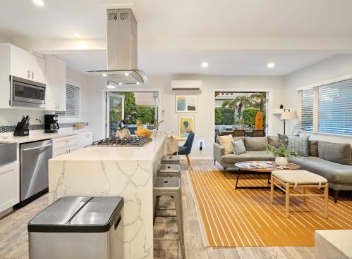 824 Anacapa Ct, San Diego CA  92109-8203 exterior